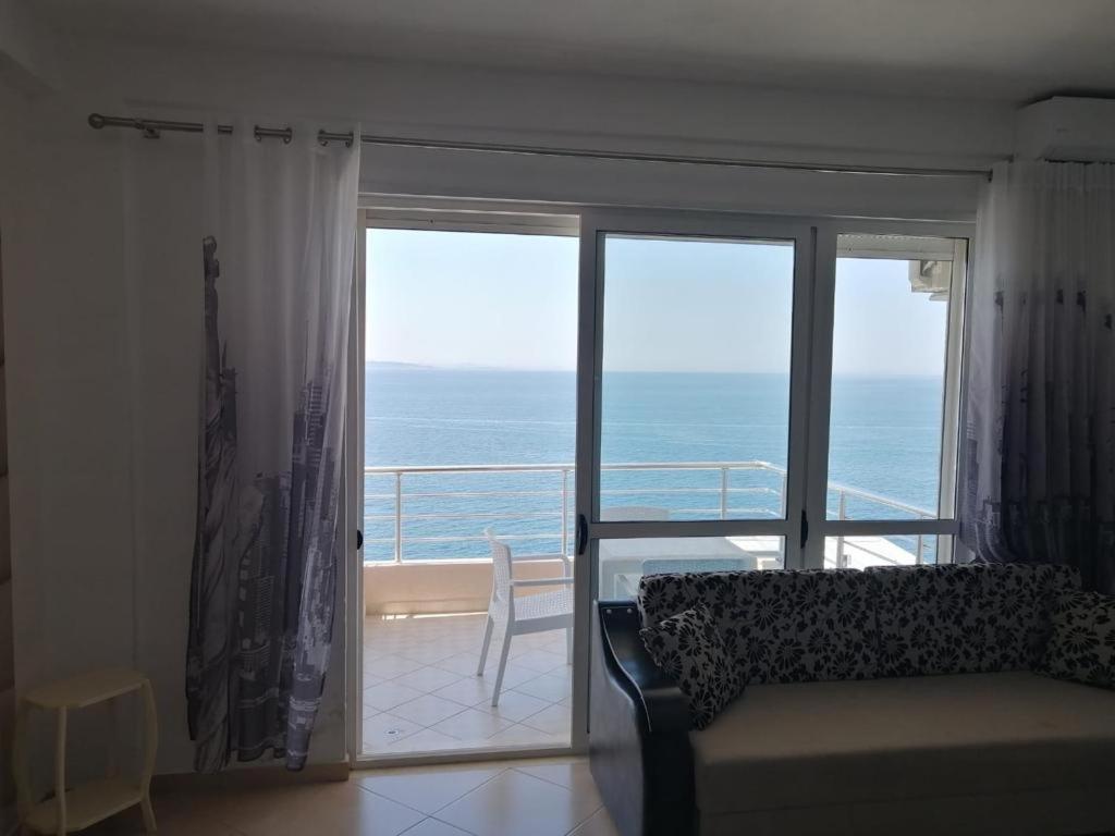 Bilal Golemi Sea View Apartment ساراندا المظهر الخارجي الصورة
